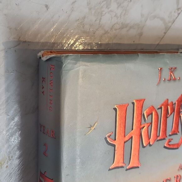 Harry Potter and the Chamber of Secrets Illustrated Book - Picture 3 of 7